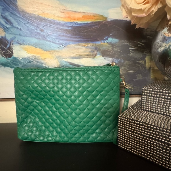 Green Quilted Pouch - Picture 6 of 7
